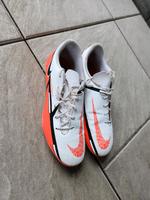 Nike Phantom Fussball Stollen Schuhe Gr.42,5 Bayern - Karlshuld Vorschau