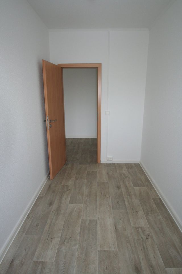 Neue geräumige 4-Raum Wohnung!!! in Hohenstein-Ernstthal