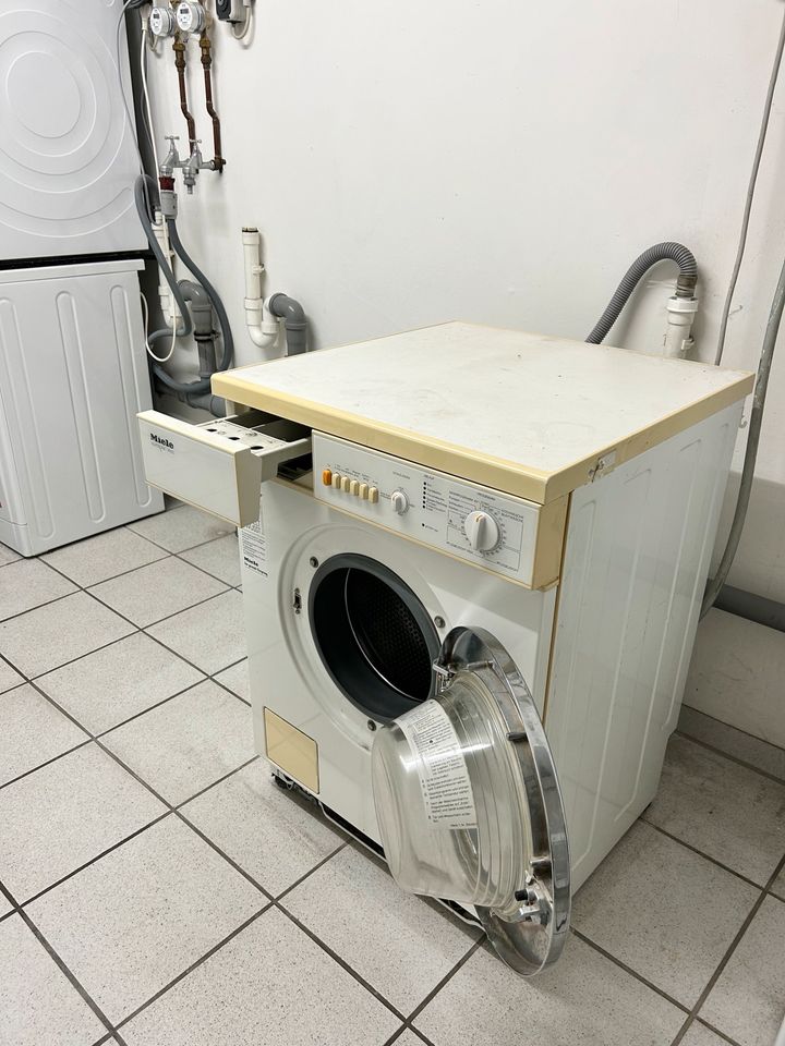 Waschmaschine Miele Novotronic W820 in Frankfurt am Main