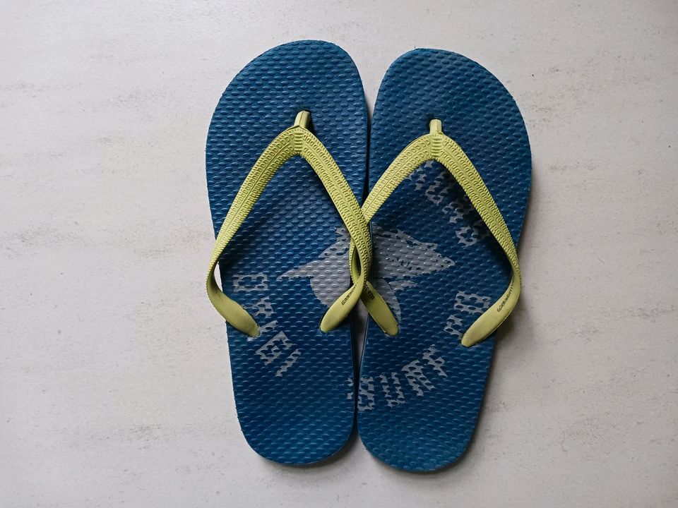 Kinderschuhe: Zehentrenner Badelatschen Gr. 35/36 - Flip Flops in Köln