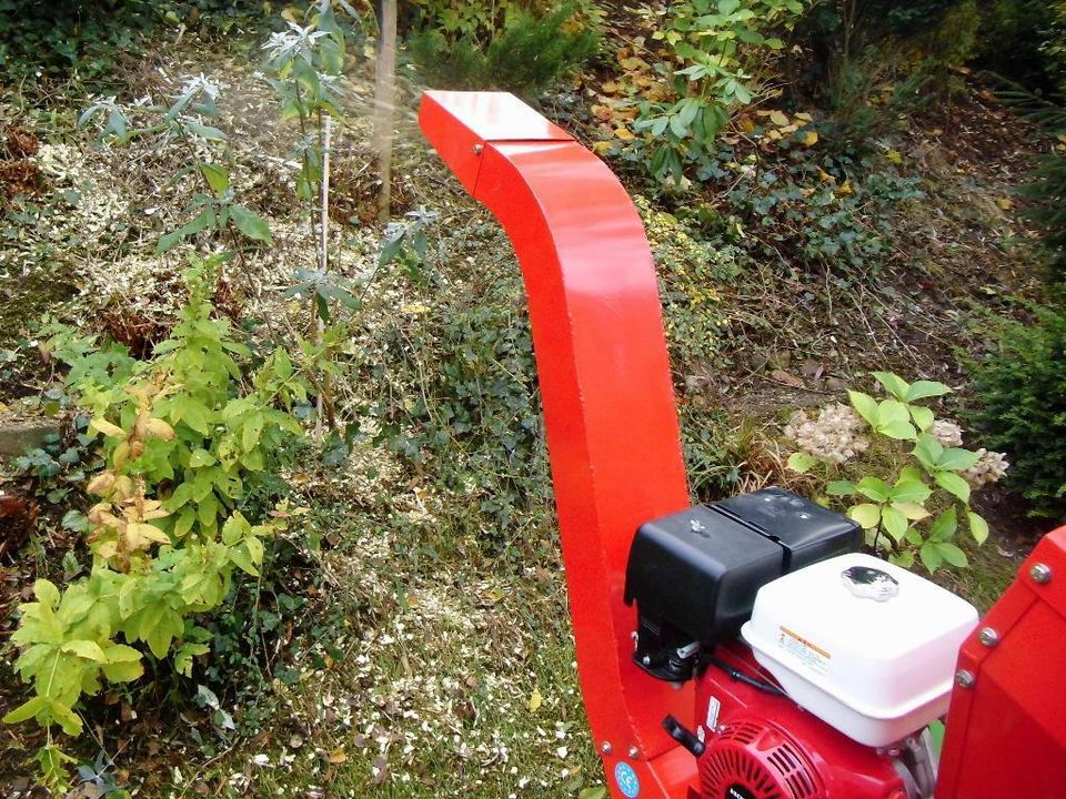 Vermietung Schredder Häcksler Rüttelplatte Erdbohrer ..... in Hamburg