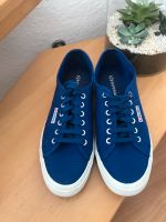 Superga Schuhe mit festem Stoff in der Farbe königsblau Hessen - Marburg Vorschau