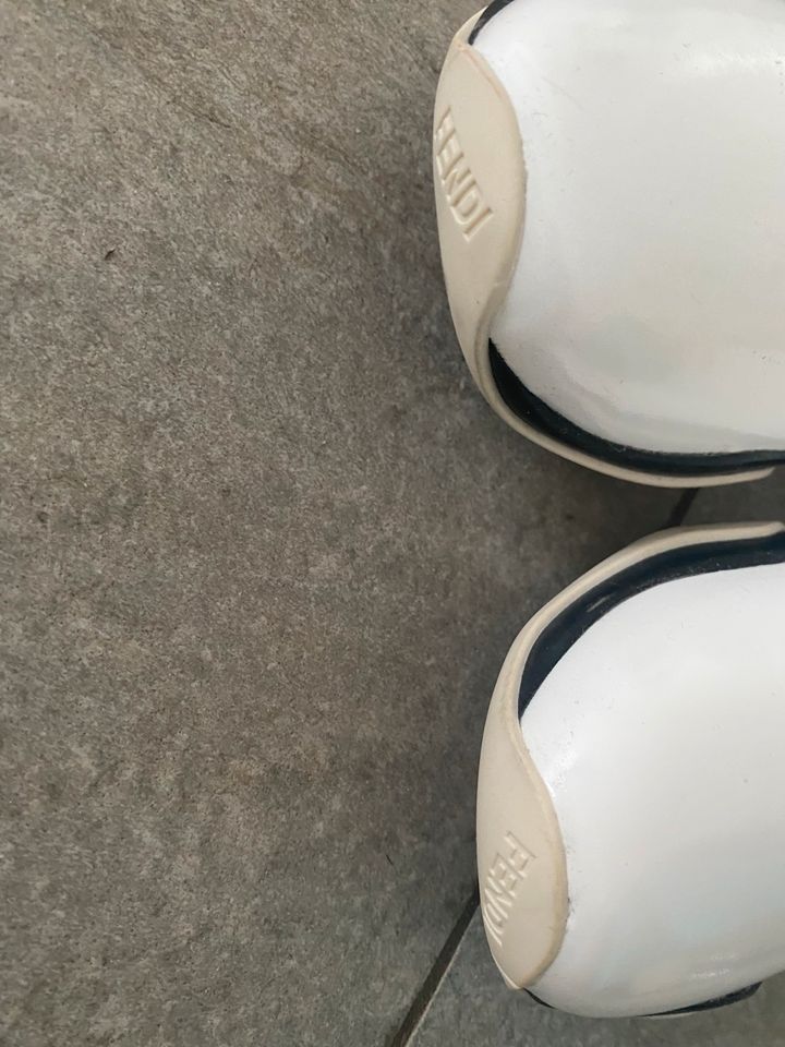 Fendi Sneaker Gr.38 NEU Glossy Leder Original Lack Lackleder weiß in Karlsfeld