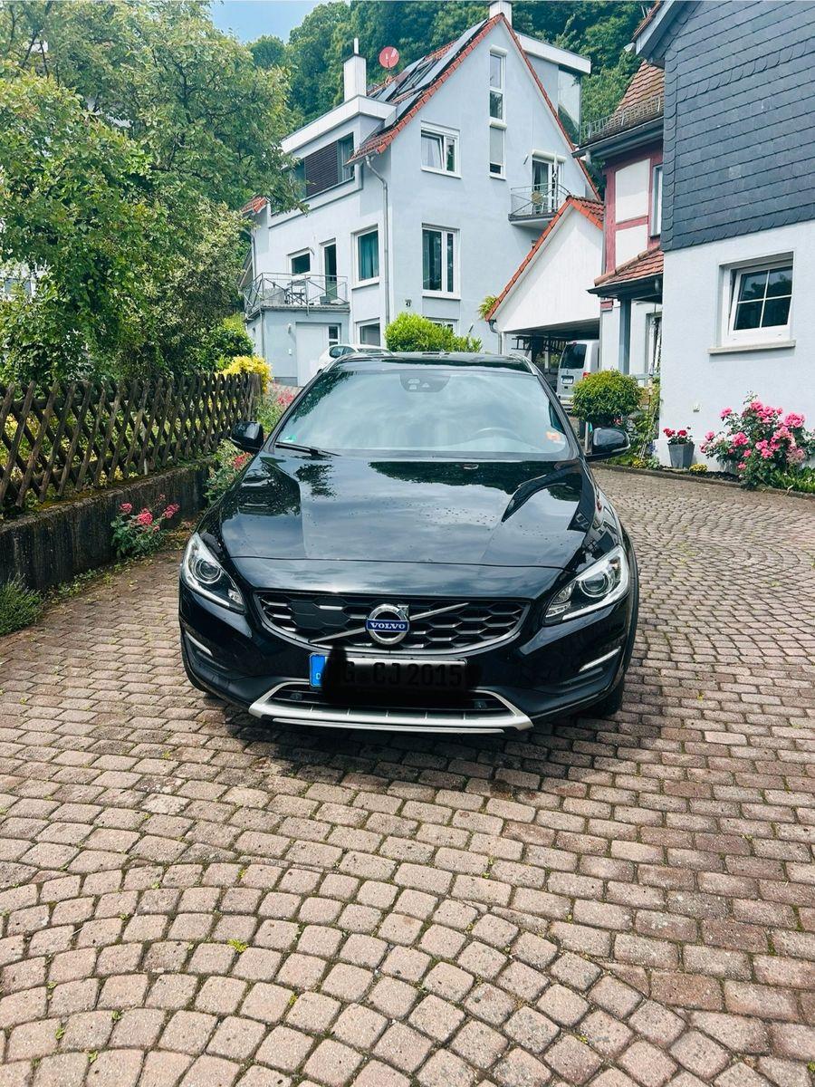 Abbildung des Autos Volvo V60 Cross Country …