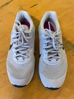 Nike Sneaker Sportschuhe leicht Gr. 37,5 Bonn - Bonn-Zentrum Vorschau