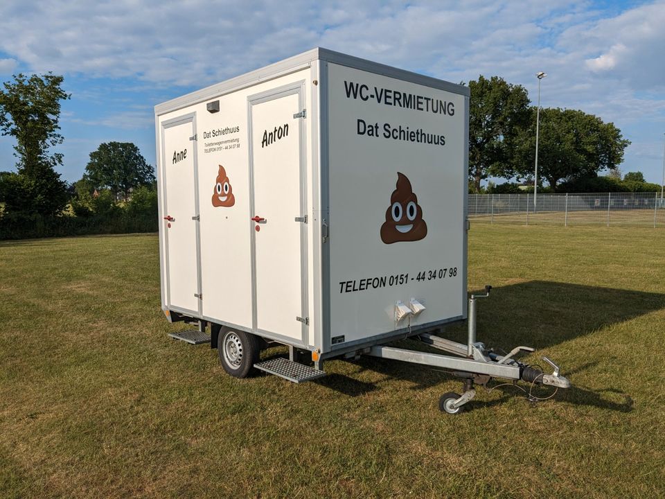 Toilettenwagen, Klowagen, Toilettenanhänger, WC Wagen, mobiles WC in Oering