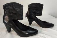 Gr.37 Pumps* High Heel* Catwalk* 5th Avenue* Leder* UNGETRAGEN Dresden - Blasewitz Vorschau