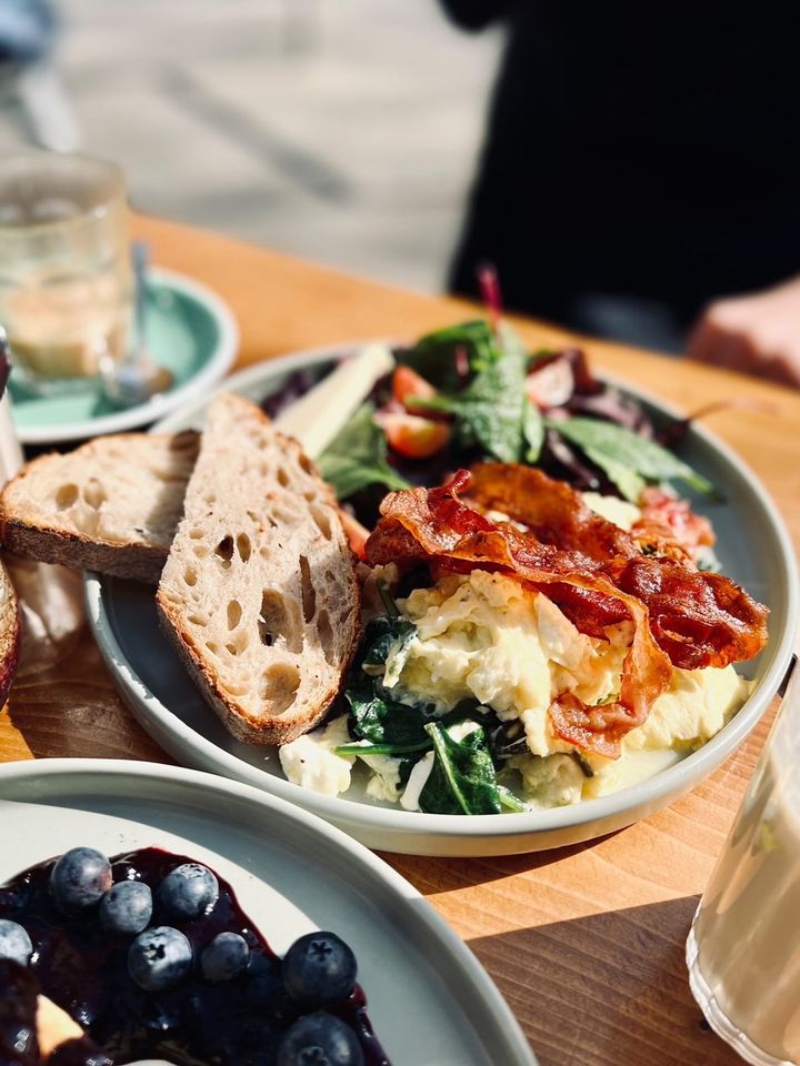 Breakfast Cook/Kitchen Help/Part-Time/Küchenhilfe/Teilzeit in Berlin