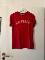 Rotes Tshirt von Tommy Hilfiger - Größe M Nordrhein-Westfalen - Lüdenscheid Vorschau