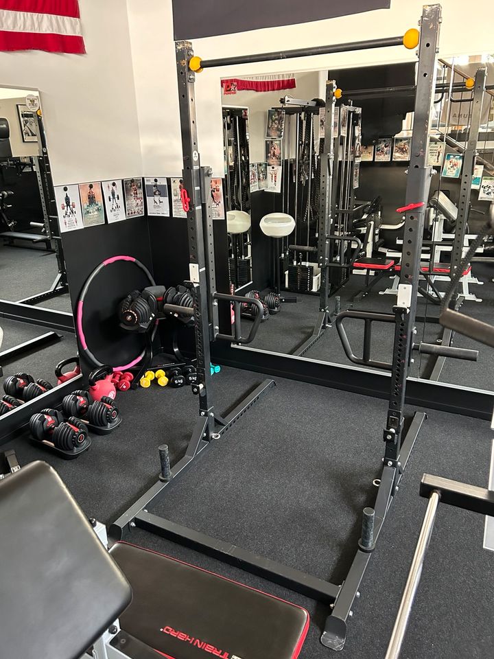 Squat Bench Press Pullup Rack von Sqmize ELITE CLUB SQ530 H225 in Staufenberg