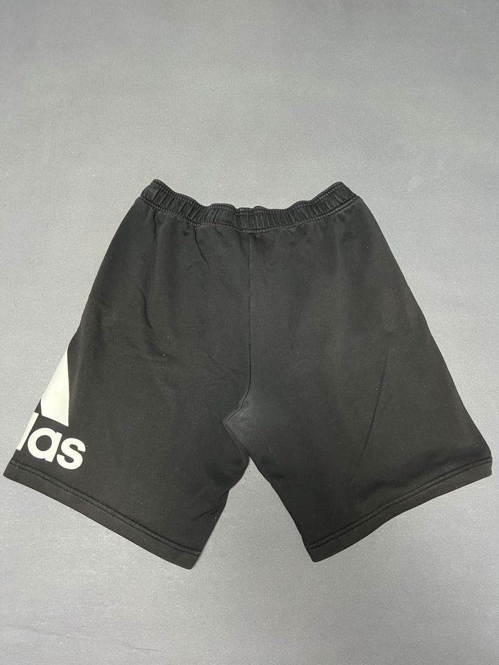 Kurze Hose Adidas in Weissach