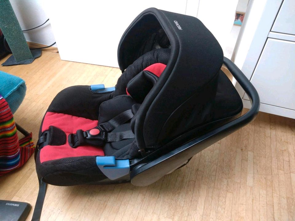 RECARO Babyschale/ Kindersitz mit 2x Isofixhalterung in Konstanz