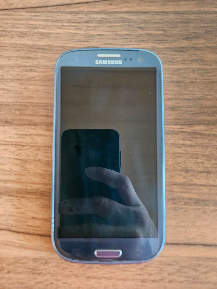 Samsung Galaxy S3 LTE (GT-19305) in Nidderau