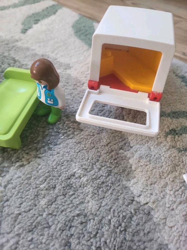 Playmobil Set Erste Hilfe in Langenhagen