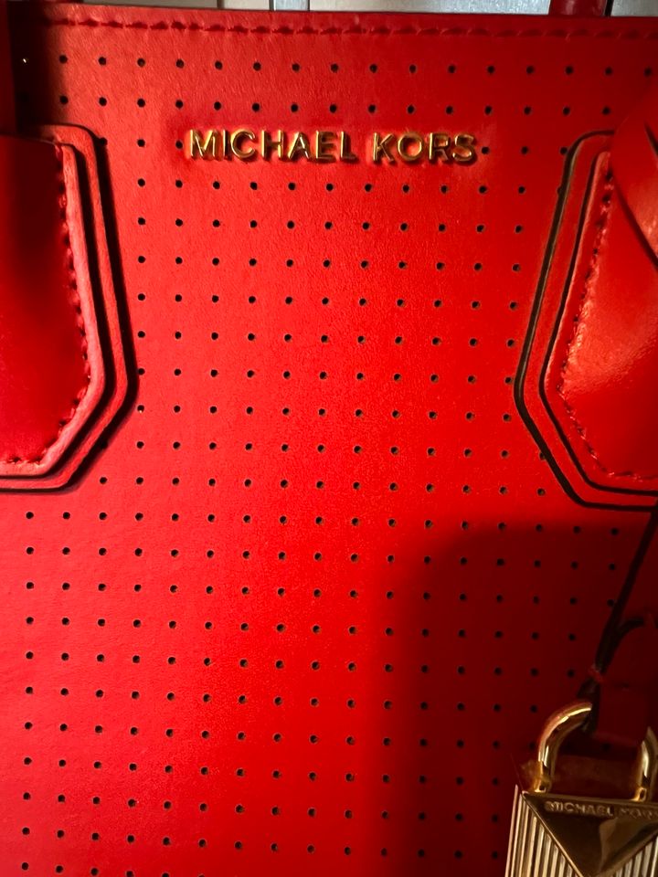 Original Michael Kors Tasche in rot in Gottmadingen