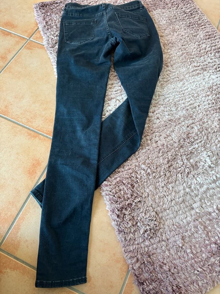 Super Slimfit Damen Jeans S.Oliver Gr. 34 in Rauschenberg