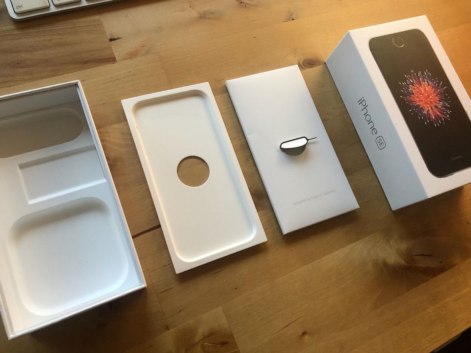 Verpackung: Apple iPhone SE - also nur die OVP - Box wie neu in Heidelberg