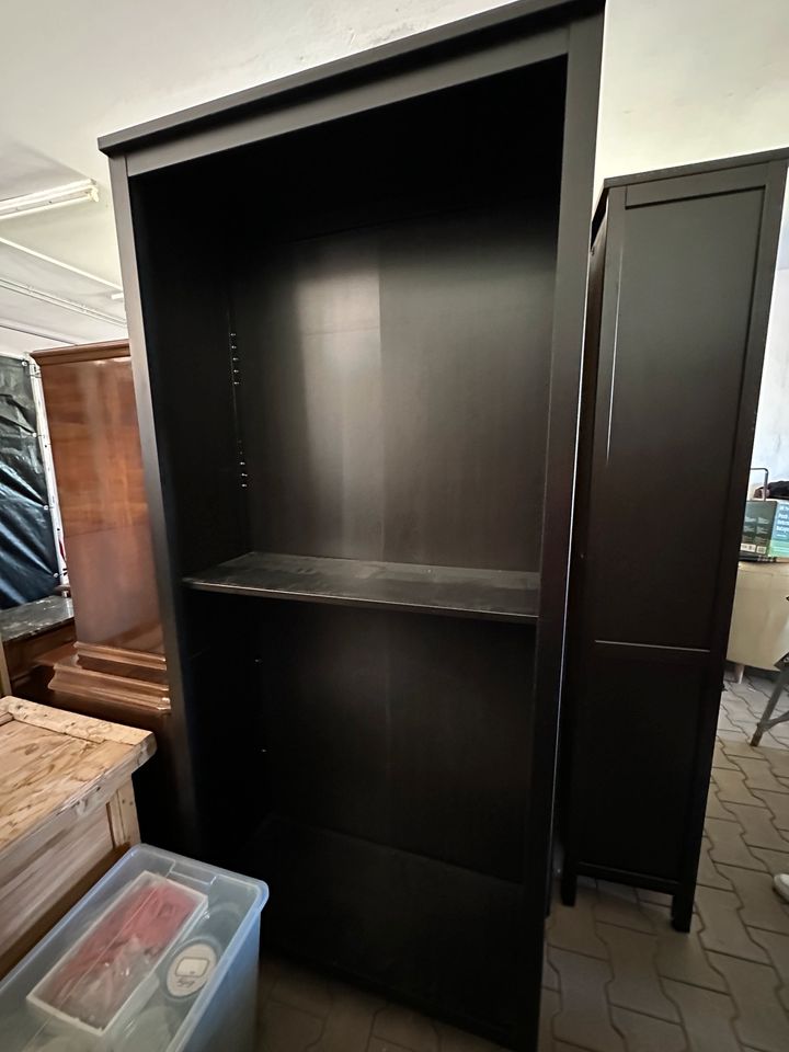 Ikea Hemnes Regale schwarzbraun, alle Regalböden vorhanden. in Emskirchen