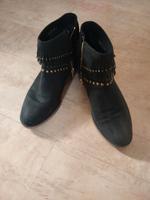 Ugg Stiefeletten mit Franzen und Nieten Thüringen - Schmalkalden Vorschau