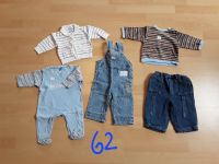 Jungen Kleidung Latzhose, Schlafanzug, Strampler 62 / 68 Nordrhein-Westfalen - Oer-Erkenschwick Vorschau