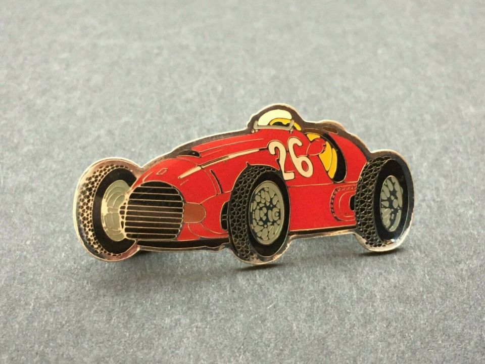 Ferrari  o. Alfa Romeo (?) / Anstecker / Pin in Ockenfels