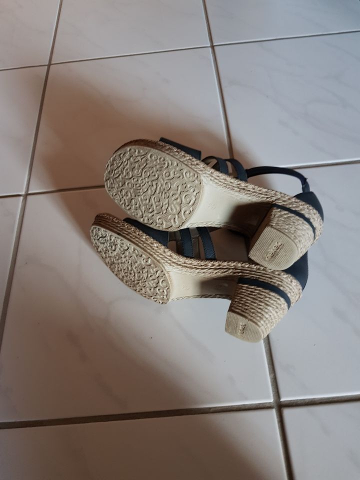 Rieker Damen Sandalen mit Absatz Sandaletten Größe 38 Neuwertig in Schauenstein