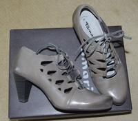 Tamaris Damen Leder Pumps*Grau*zweifarbig* 39*inkl. Versandkosten Nordrhein-Westfalen - Korschenbroich Vorschau