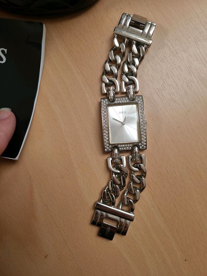 Guess Armband Uhr mit Glitzer in Rüsselsheim