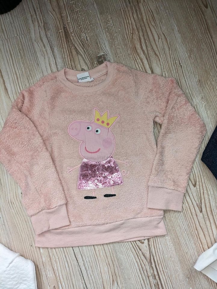 4 tlg. Pullover - Set, Bekleidung teilweise neu, Peppa Wutz in Petersberg (Saalekreis)