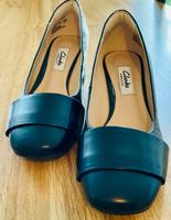 Pumps von Clarks, klassischer, eleganter Halbschuh aus Leder Leipzig - Leipzig, Zentrum-Süd Vorschau
