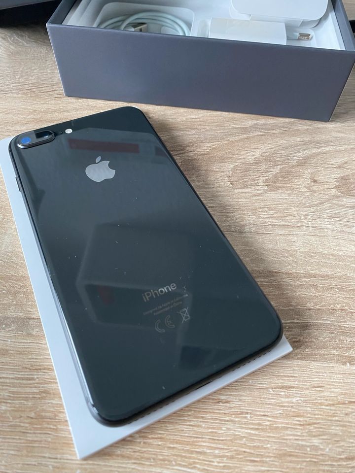 iPhone 8 Plus 64gb Space Gray in Stadthagen