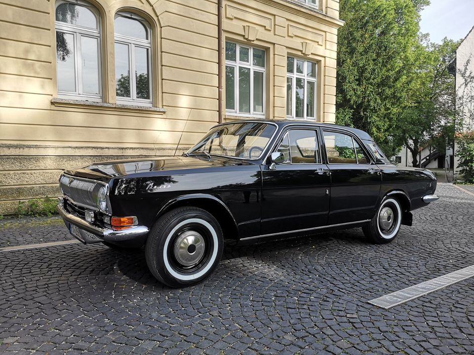 Hochzeitsauto, Brautauto, Hochzeit Oldtimer Wolga GAZ 24 in Aulendorf