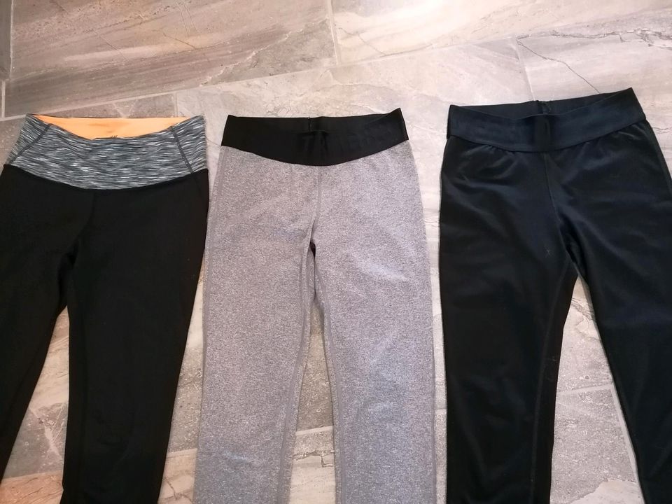 4 Sportleggings Sporttights H&M in Solingen