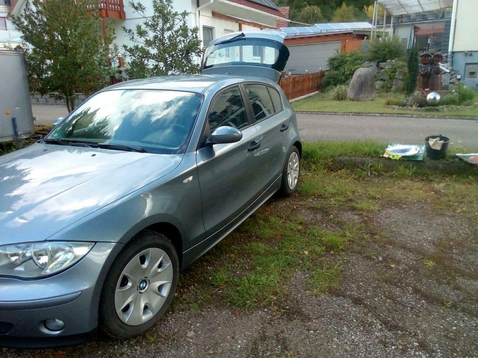 FESTPREIS!!!  Bmw 118i,Bj.2006,46.000 km,1.Hand,Rentnerfahrzeug in Wolfach