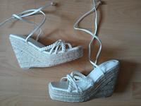 Espadrilles Keilabsatz Stroh-Look weiß Riemchen Schnüre 40 Sommer Niedersachsen - Lachendorf Vorschau