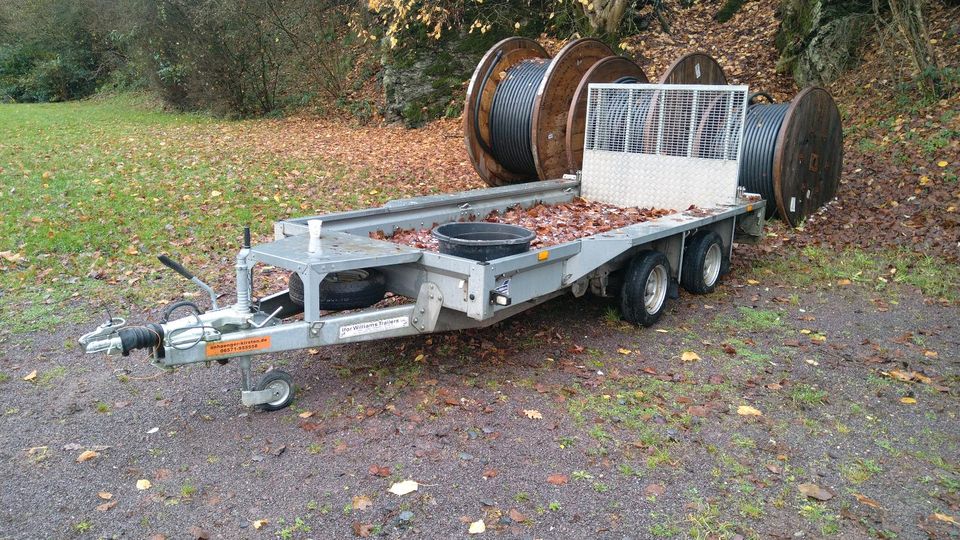 Baumaschinen Anhänger 3500 kg gesamt vermiete, Mieten in Zerf