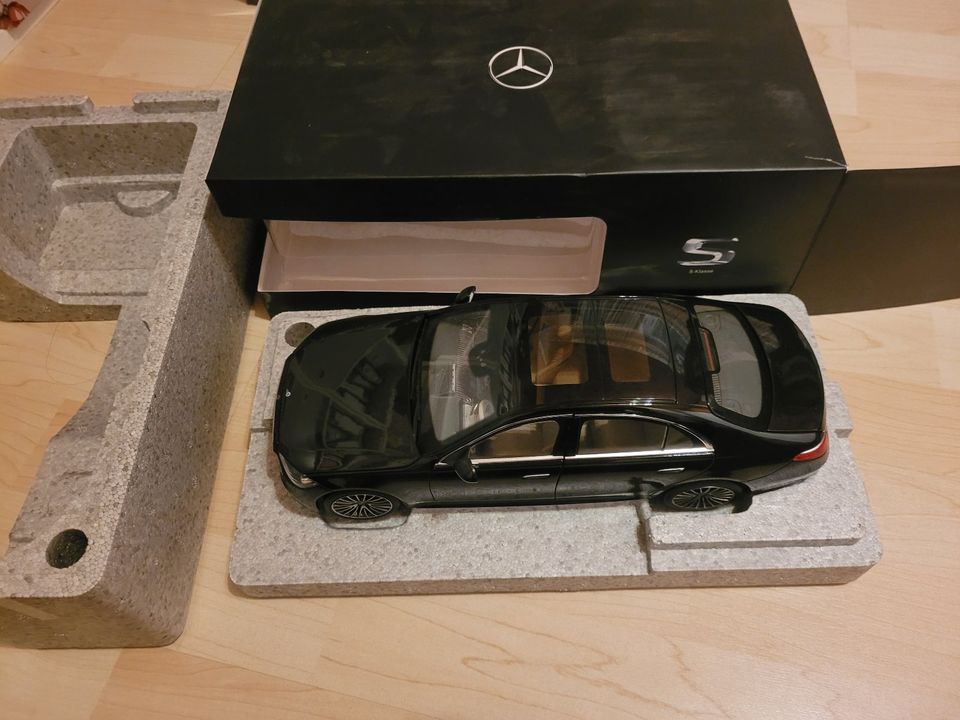 Modellauto Norev Mercedes Benz S-Klasse Scale 1:18 in Dreieich