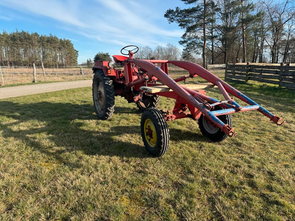 RS09 2 Zyl Traktor Fahrbereit in Ortrand