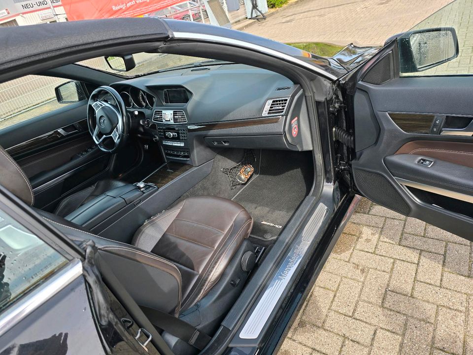 Mercedez Benz E250 Bluetech D Cabrio in Mölln