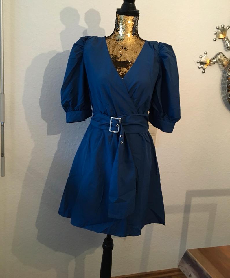 Shirt, Trenchcoat, Jeansrock, Sommerkleid, Pullover, Minirock. in Kornwestheim