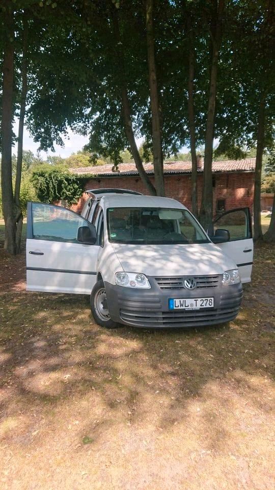 VW Caddy mit Anhängerkupplung in Dannenberg (Elbe)