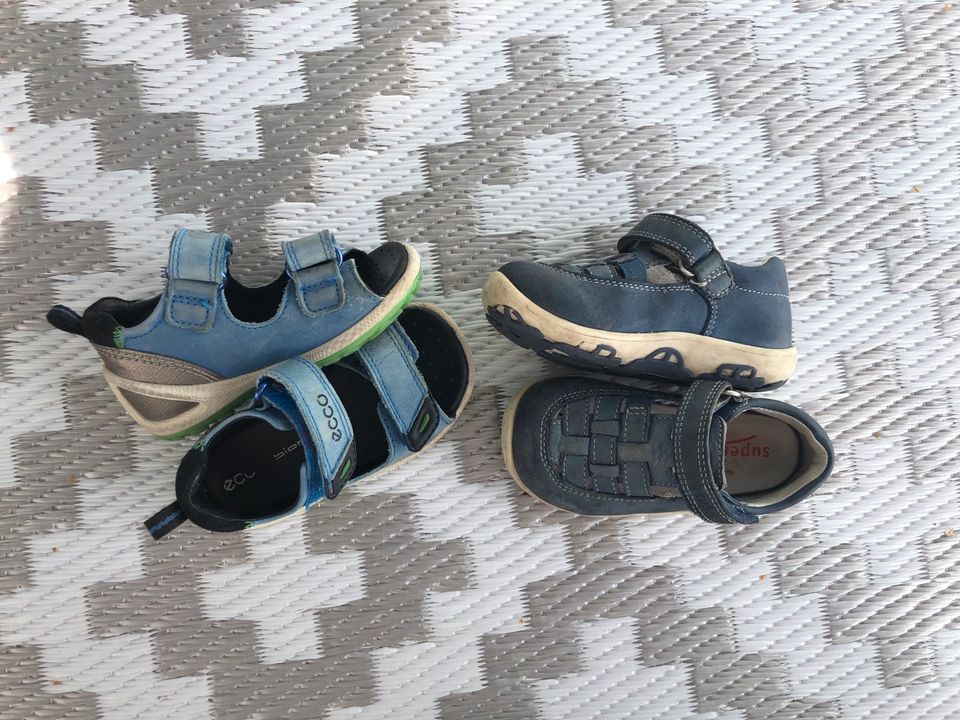 Zwei Paar Babyschuhe aus Echtleder in Hamburg