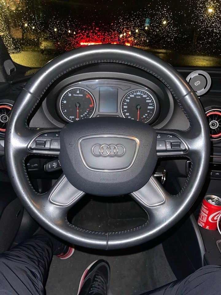 Leder Lenkrad Audi A3 A4 A5 Q3 Q5 Q7 mit MF Tasten ohne Airbag in Hofheim am Taunus