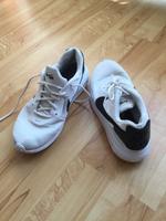 Schuhe Gr. 44,5 NIKE AIR Sachsen - Weinböhla Vorschau