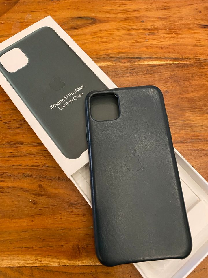 Original Apple iPhone 11 Pro Max Leder Case OVP in Pfullingen