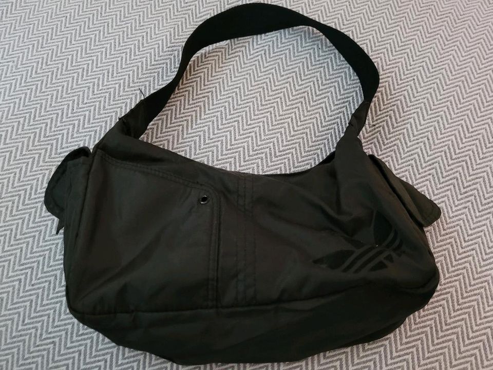 Adidas Tasche schwarz in Fürstenwalde (Spree)