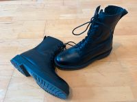 Neue Stiefel in Leder, schwarz, Größe 41 Frankfurt am Main - Ostend Vorschau