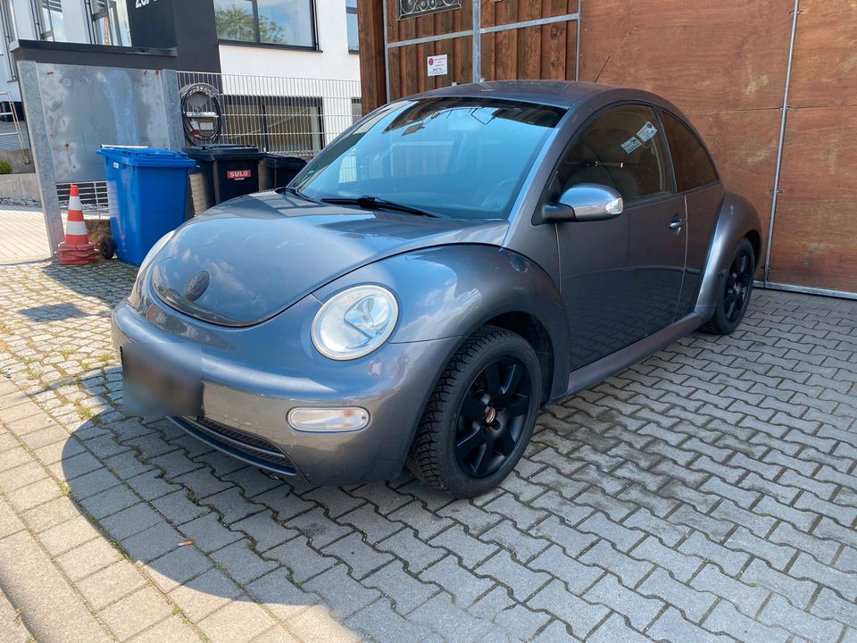 VW Beetle 75 Kw 1.6 l TÜV/Service Neu in Heilbronn