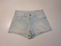 helle kurze Jeans-Hose hellblaue Jeans-Shorts Hotpants Größe 36 Baden-Württemberg - Hemmingen Vorschau