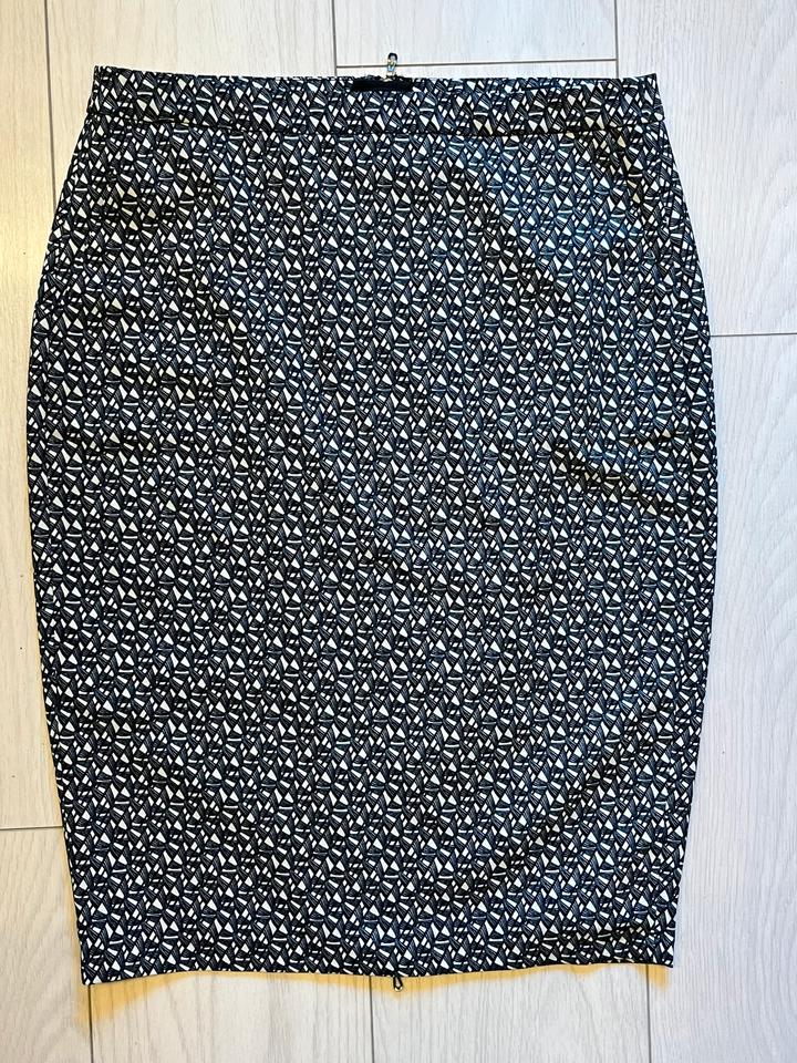 Kurzer Rock Massimo Dutti Gr. 40 Bleistiftrock NEU in Meerbusch